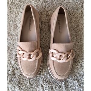 Pierre Dumas Women's Tan Faux Suede Loafers Sophisticated Chunky Chain Size 6